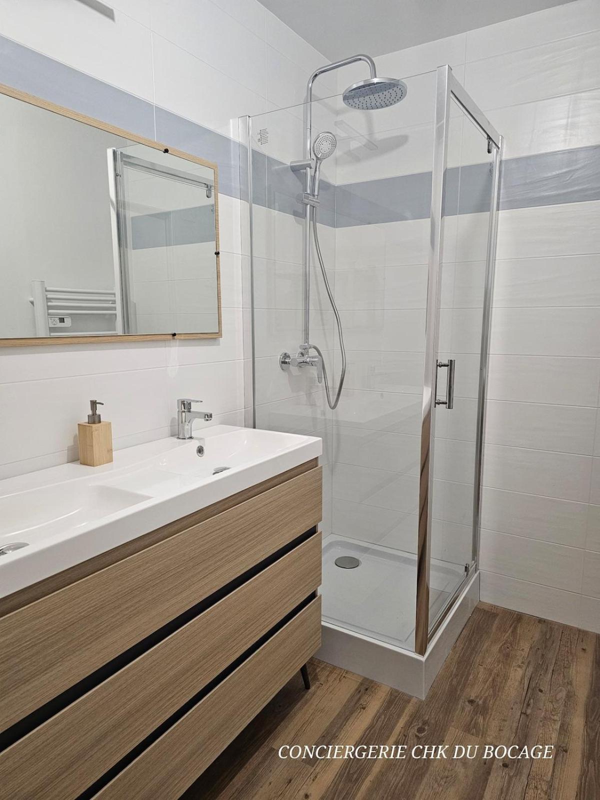 Le Relais 19 Centre Bourg T4 100m2 - 4min A Puy Dufou Hébergement de vacances *