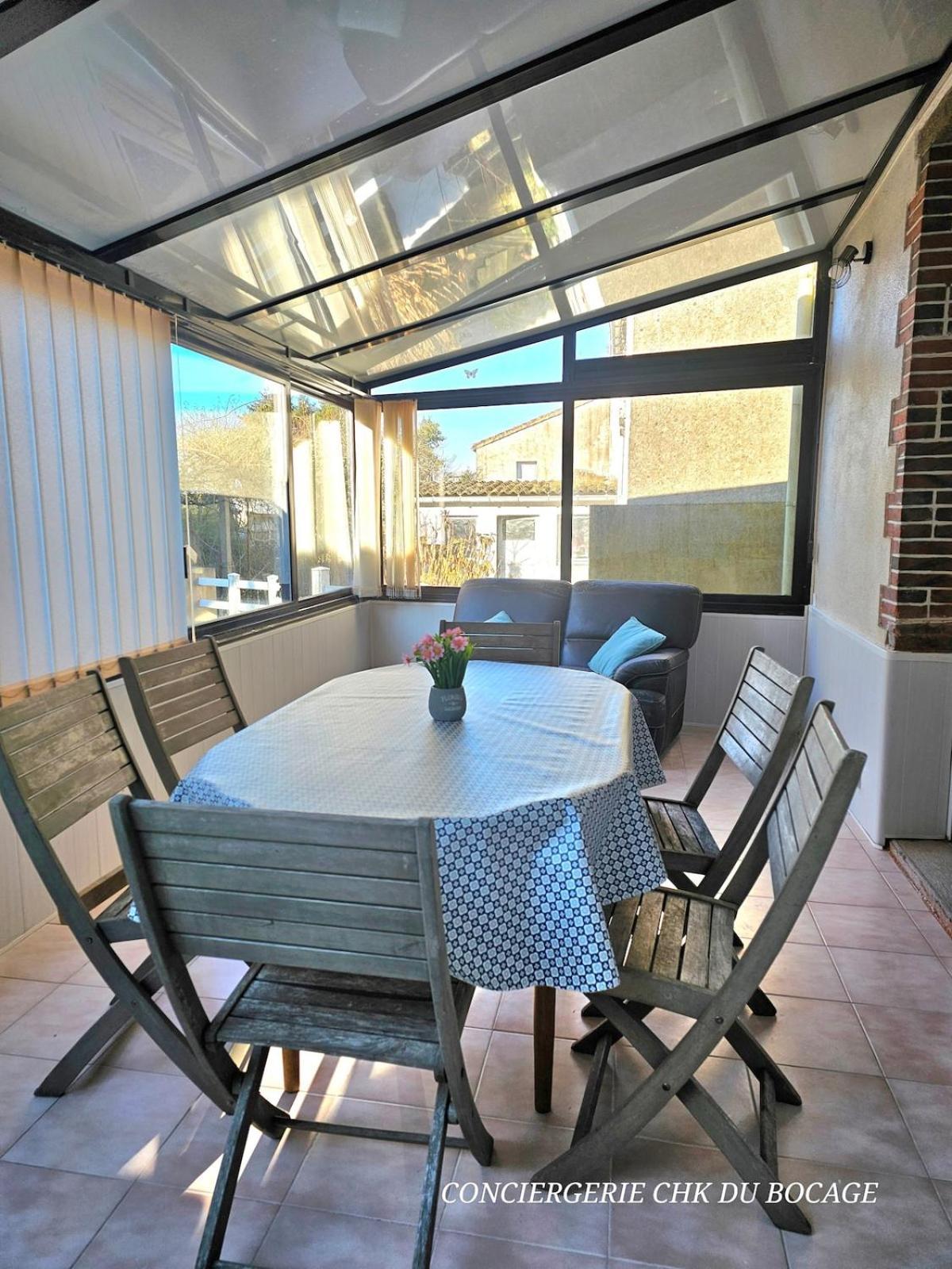 Le Relais 19 Centre Bourg T4 100m2 - 4min A Puy Dufou Hébergement de vacances *